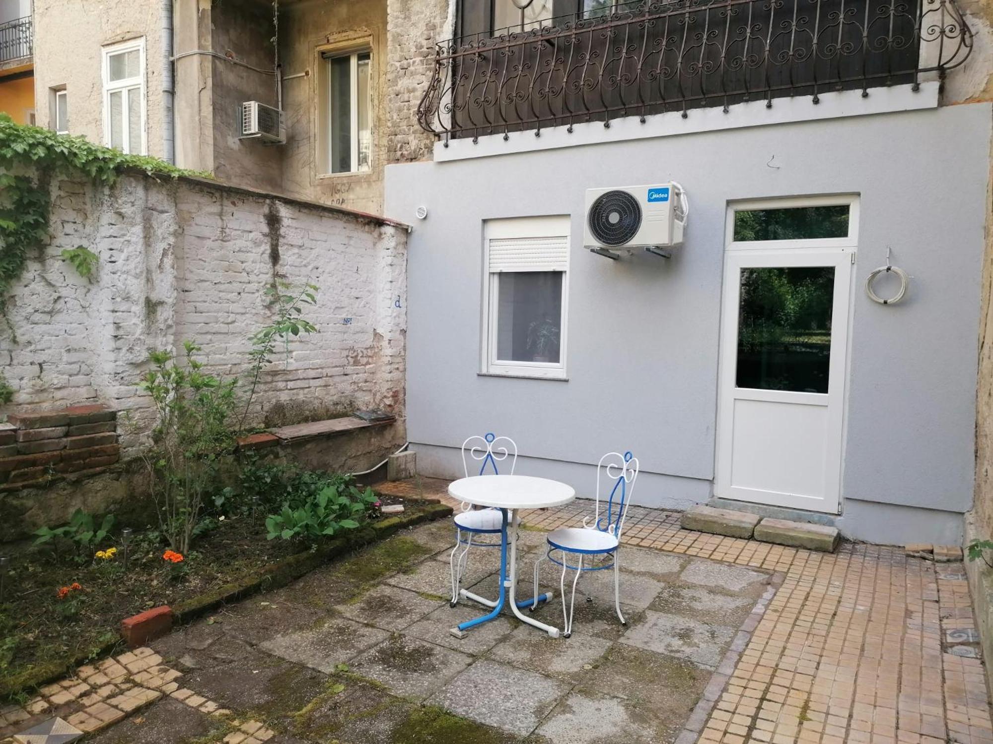 2 Botanical Garden Budget Zagabria